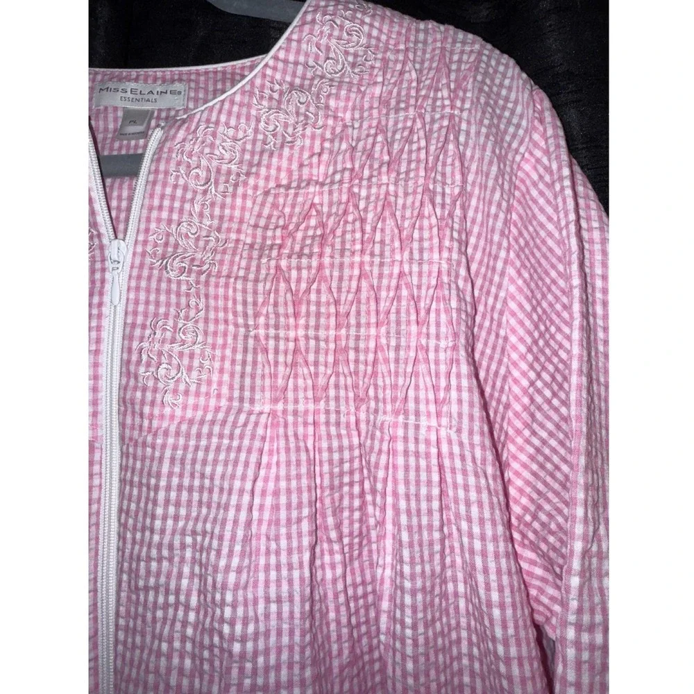 New W/O tags Miss Elaine Essentials Pink Gingham Zip Robe Housecoat Embroidered